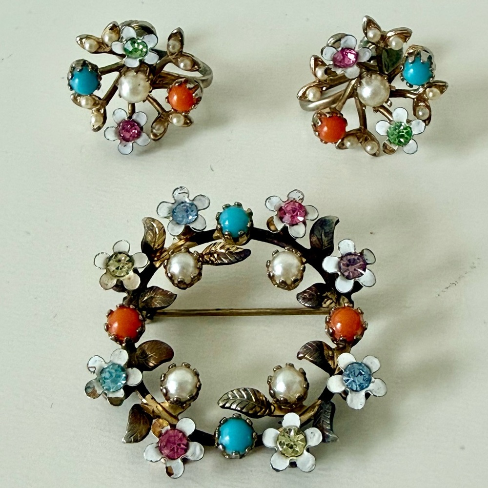 Vintage 1960s Floral Wreath Brooch & Earrings Set-Multi-Color Enamel/Faux Pearl